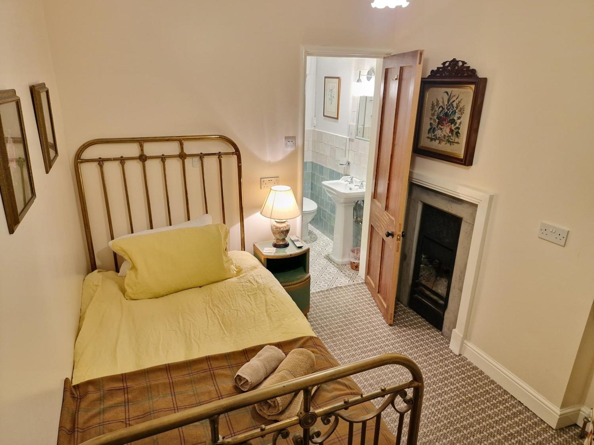 Cambus O' May Traditional Highland Hotel Ballater Bilik gambar