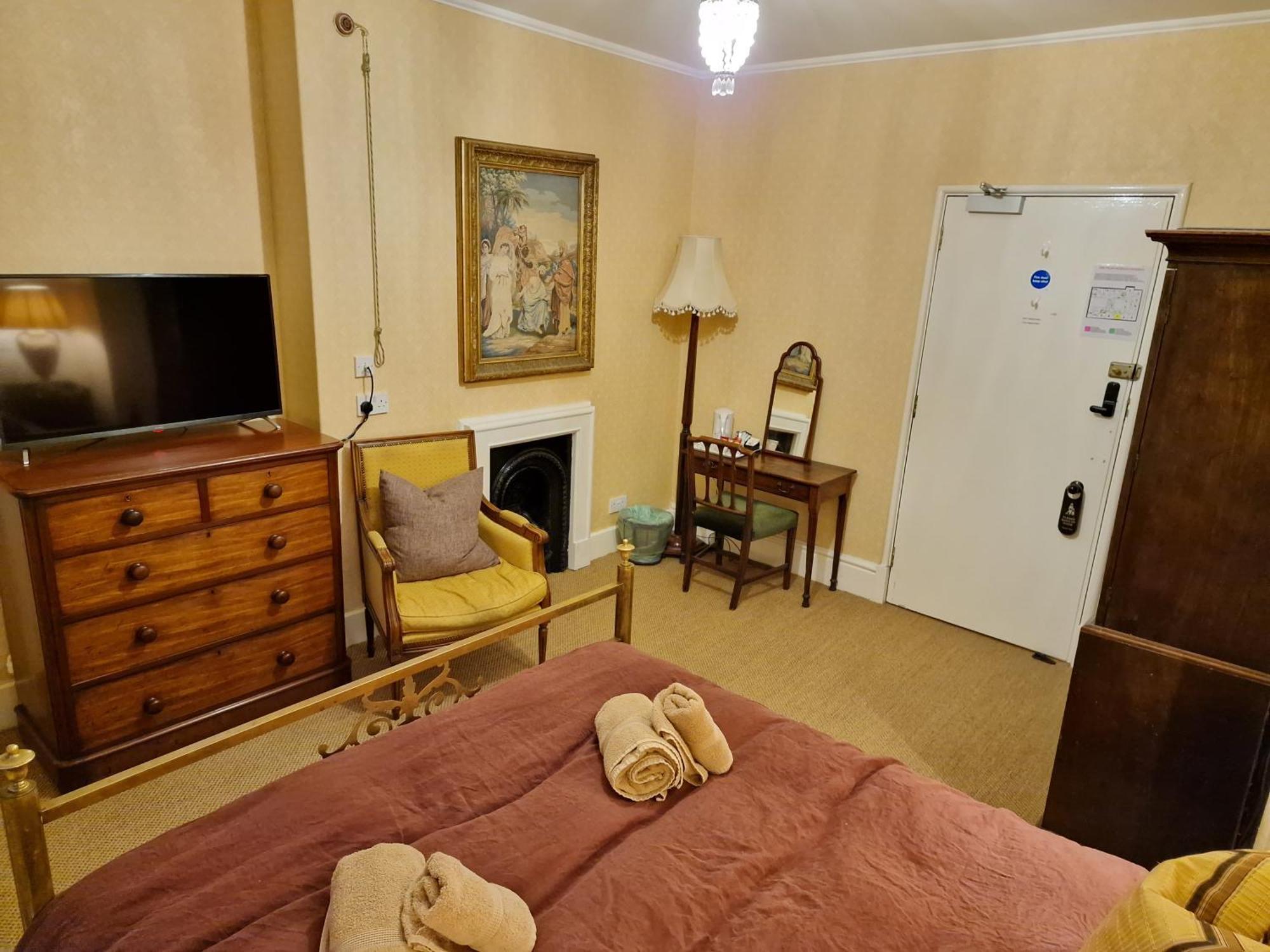 Cambus O' May Traditional Highland Hotel Ballater Bilik gambar